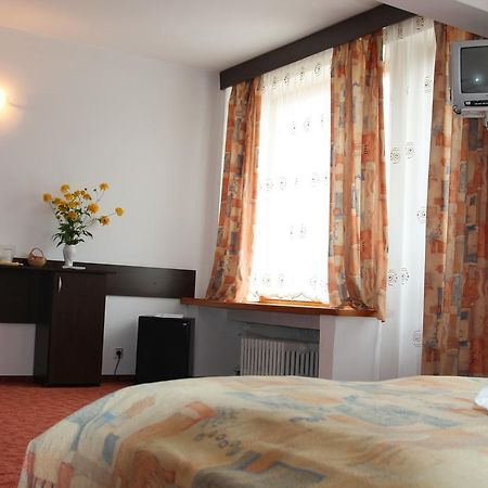 Hotel Zimbru 큼홀룸그몰도베네스크 외부 사진