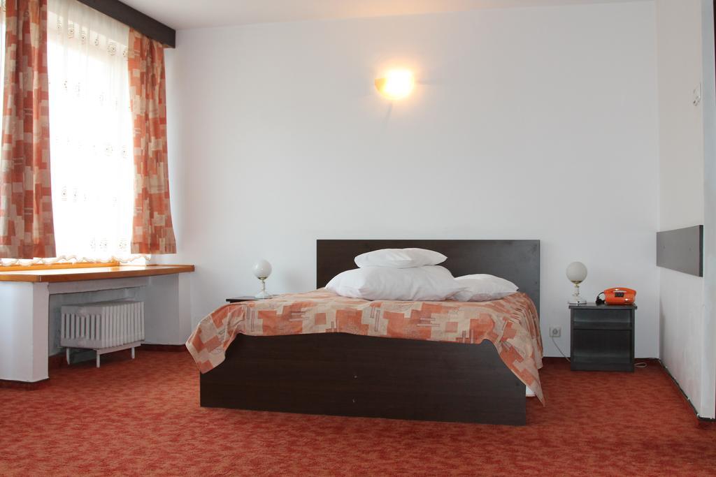 Hotel Zimbru 큼홀룸그몰도베네스크 외부 사진